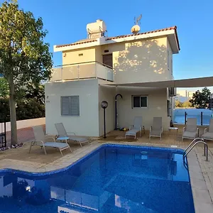 Villa Poros 2