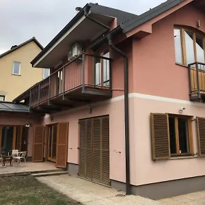 https://buzahouse.hotels-in-ljubljana.com