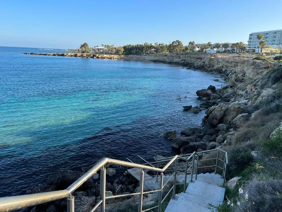 Tsokkos Protaras Beach Hotel קפריסין